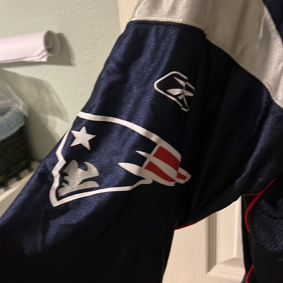 Men’s large Reebok NFL Patriots jersey - Picture 5 of 6